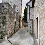 Sanda Apartman